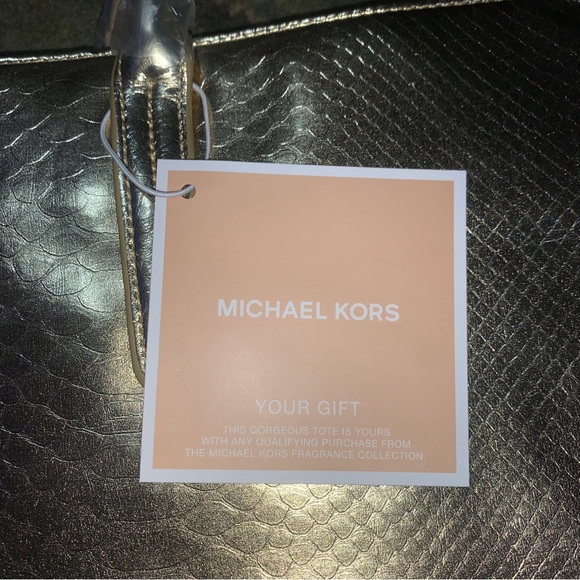 Michael Kors Gold Metallic Gorgeous Tote Bag Brand New with Tags - Picture 5 of 7